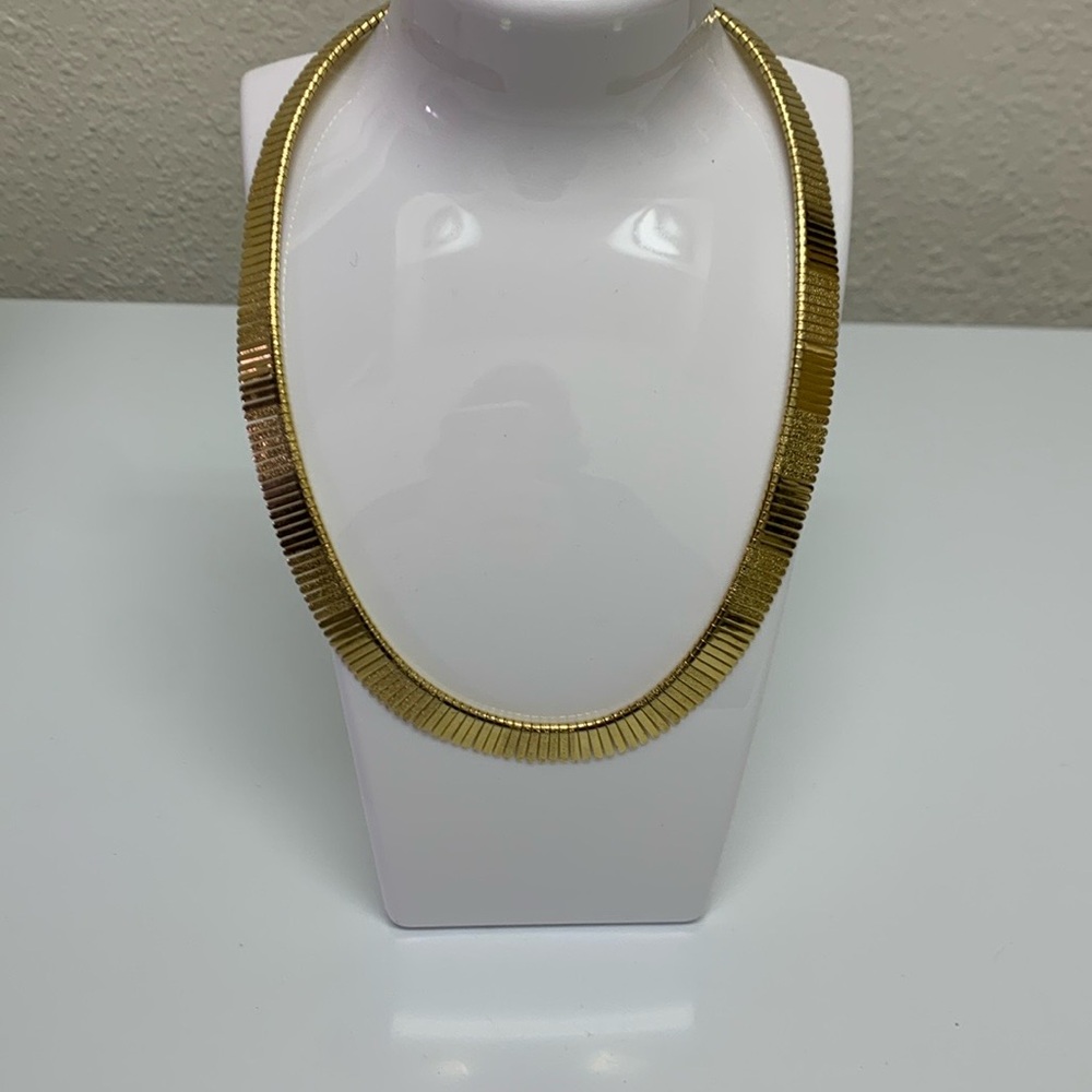 Elegant Vintage Gold Necklace